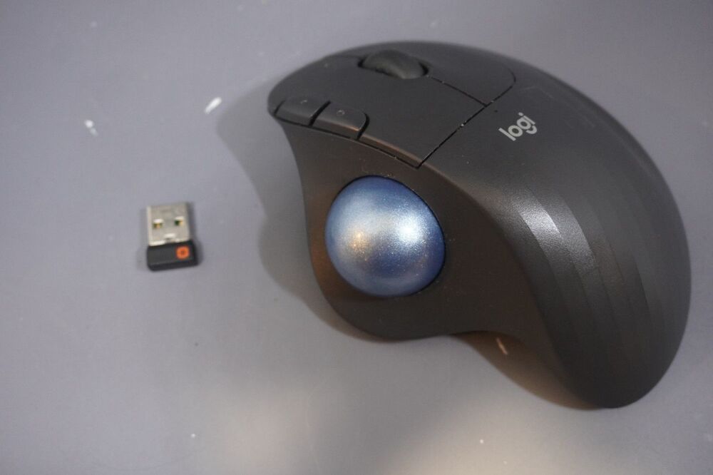 Logitech ERGO M575 Wireless Trackball Mouse Graphite Gray Blue Ball W/USB Dongle